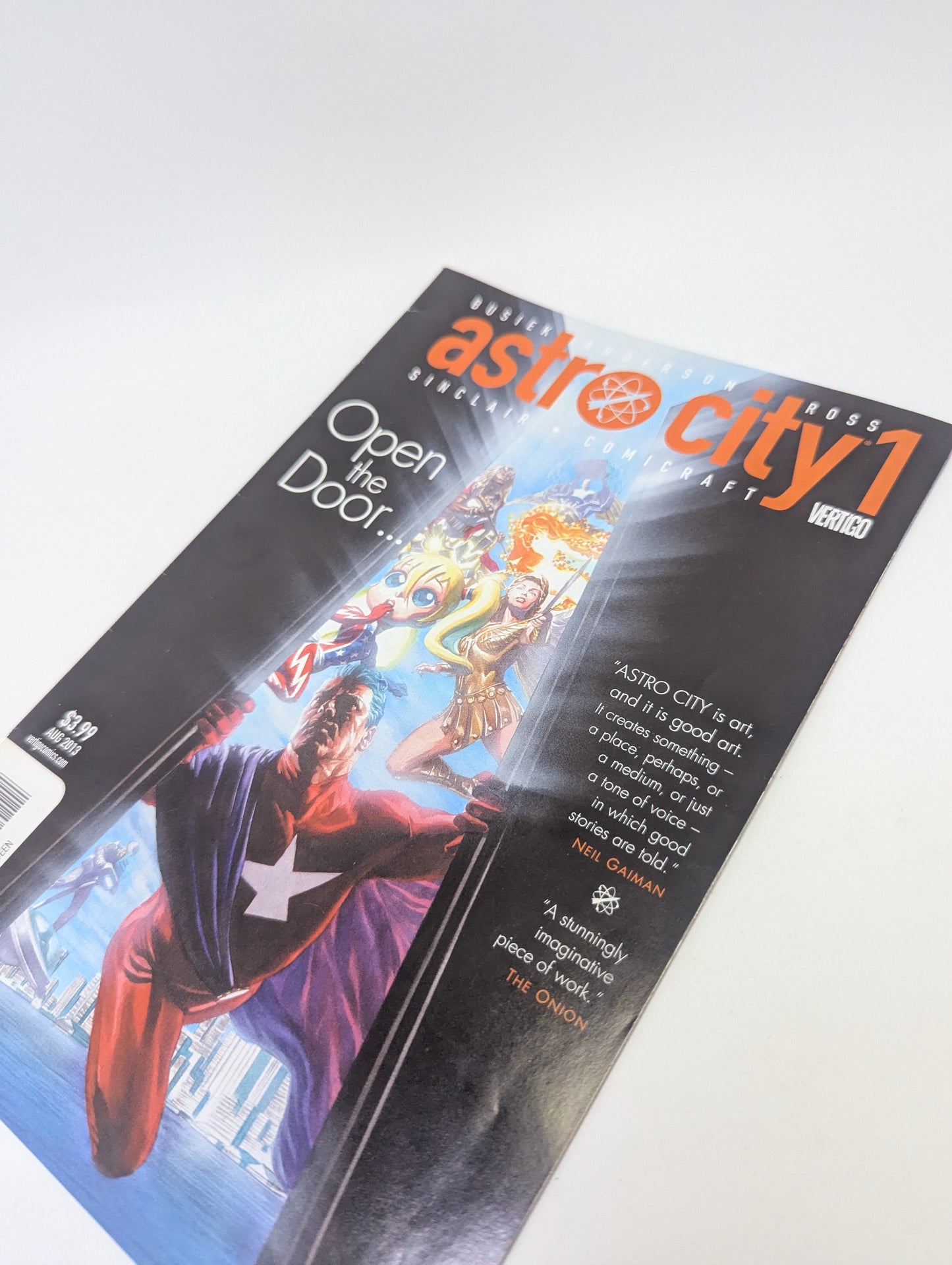 Astro City #1 (2013) – Komiksas (anglų kalba)