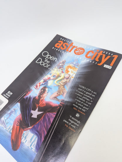 Astro City #1 (2013) – Komiksas (anglų kalba)