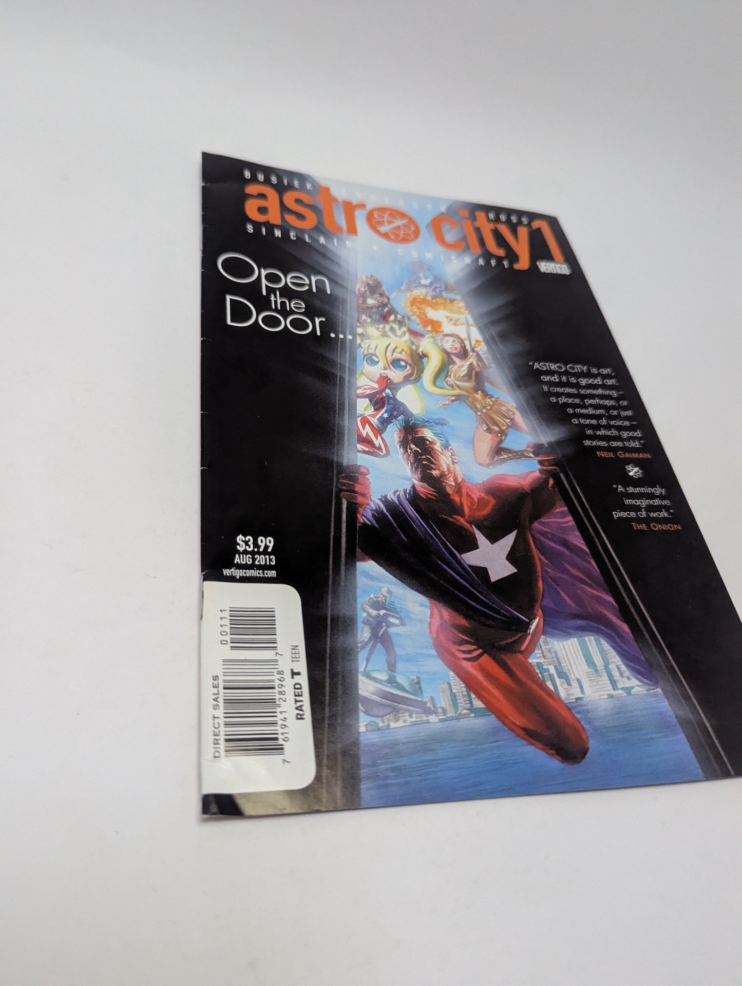 Astro City #1 (2013) – Komiksas (anglų kalba)