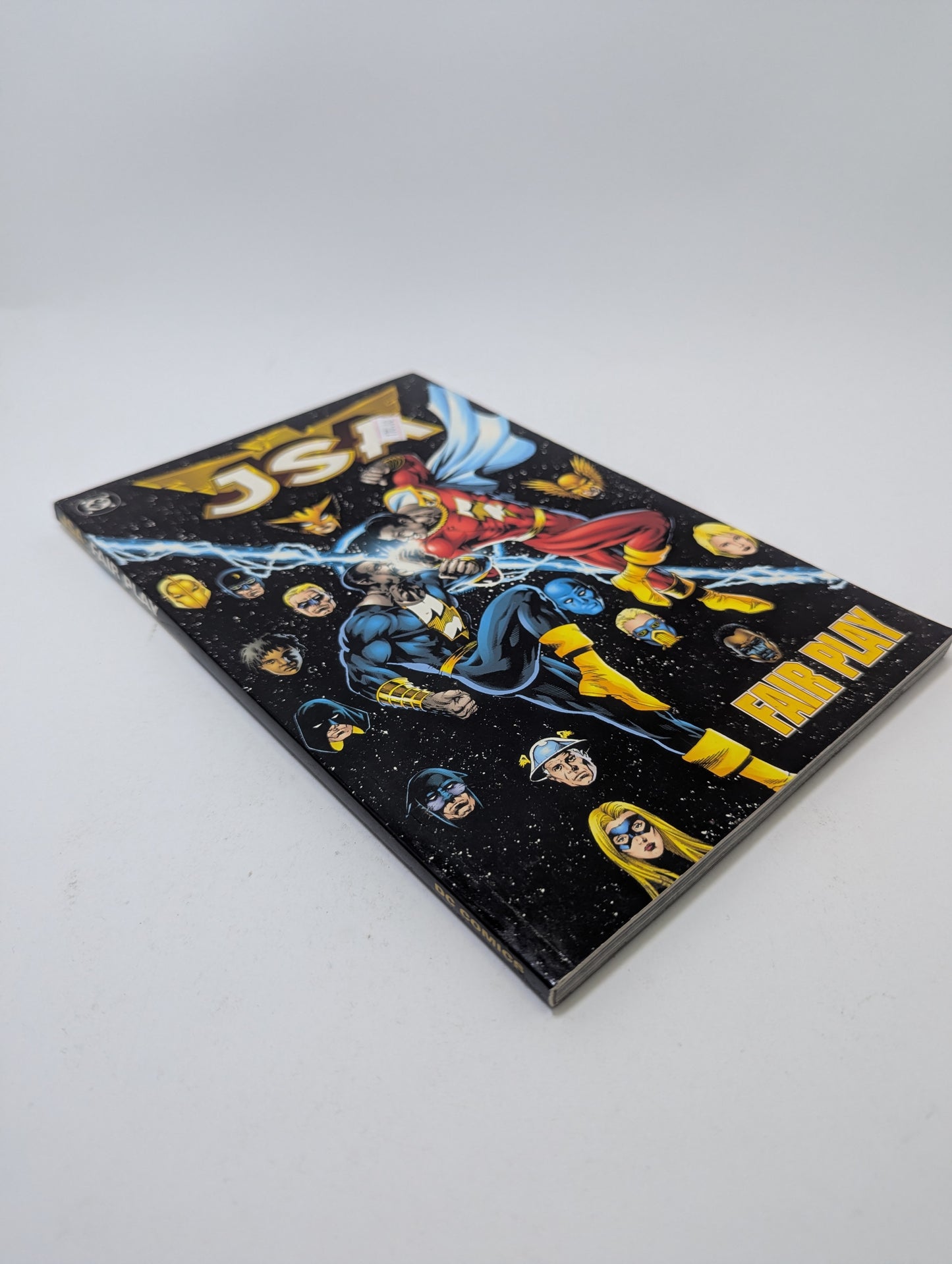 JSA: Fair Play - Grafinė novelė