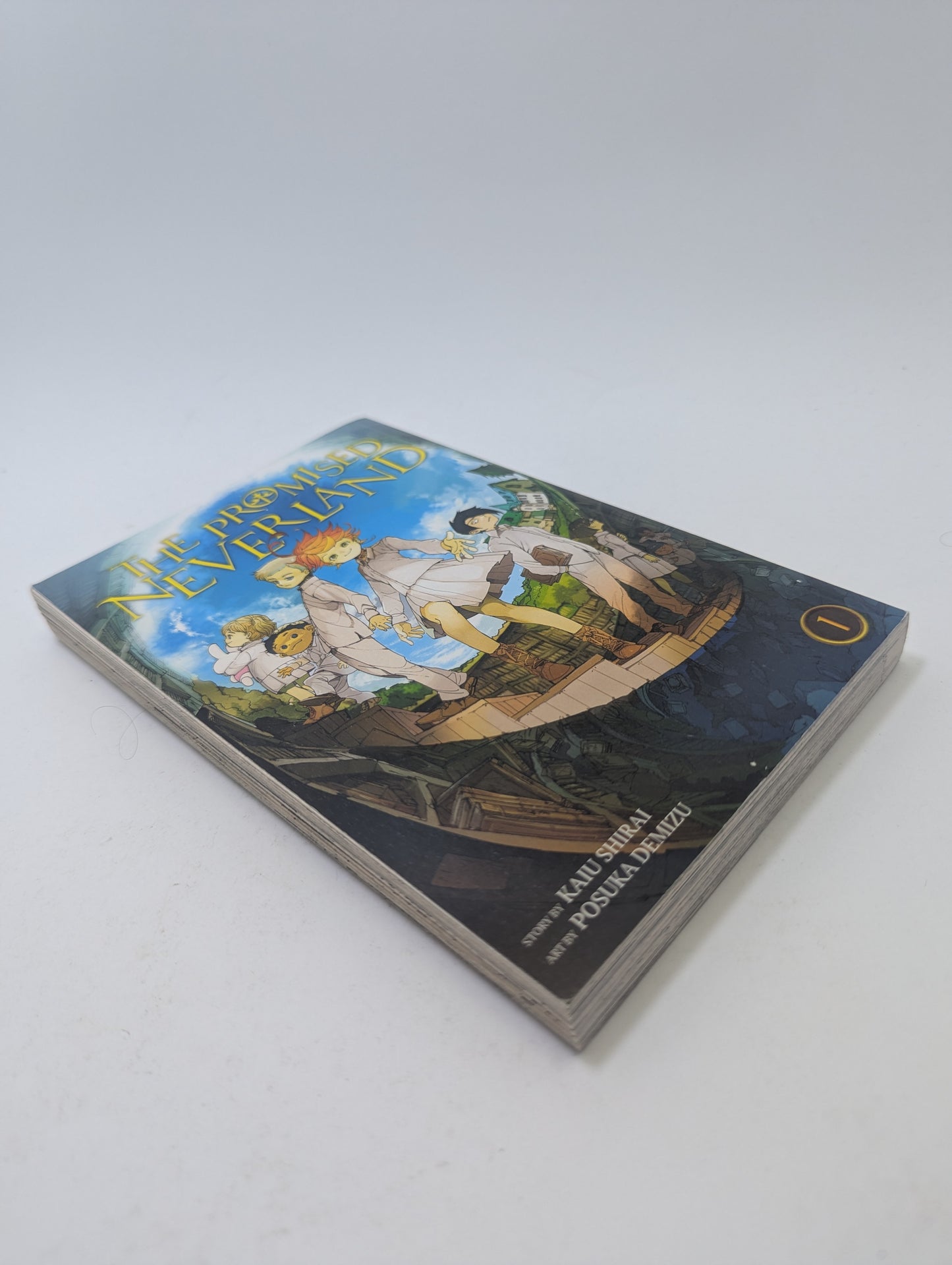 The Promised Neverland, Vol. 1 - Manga