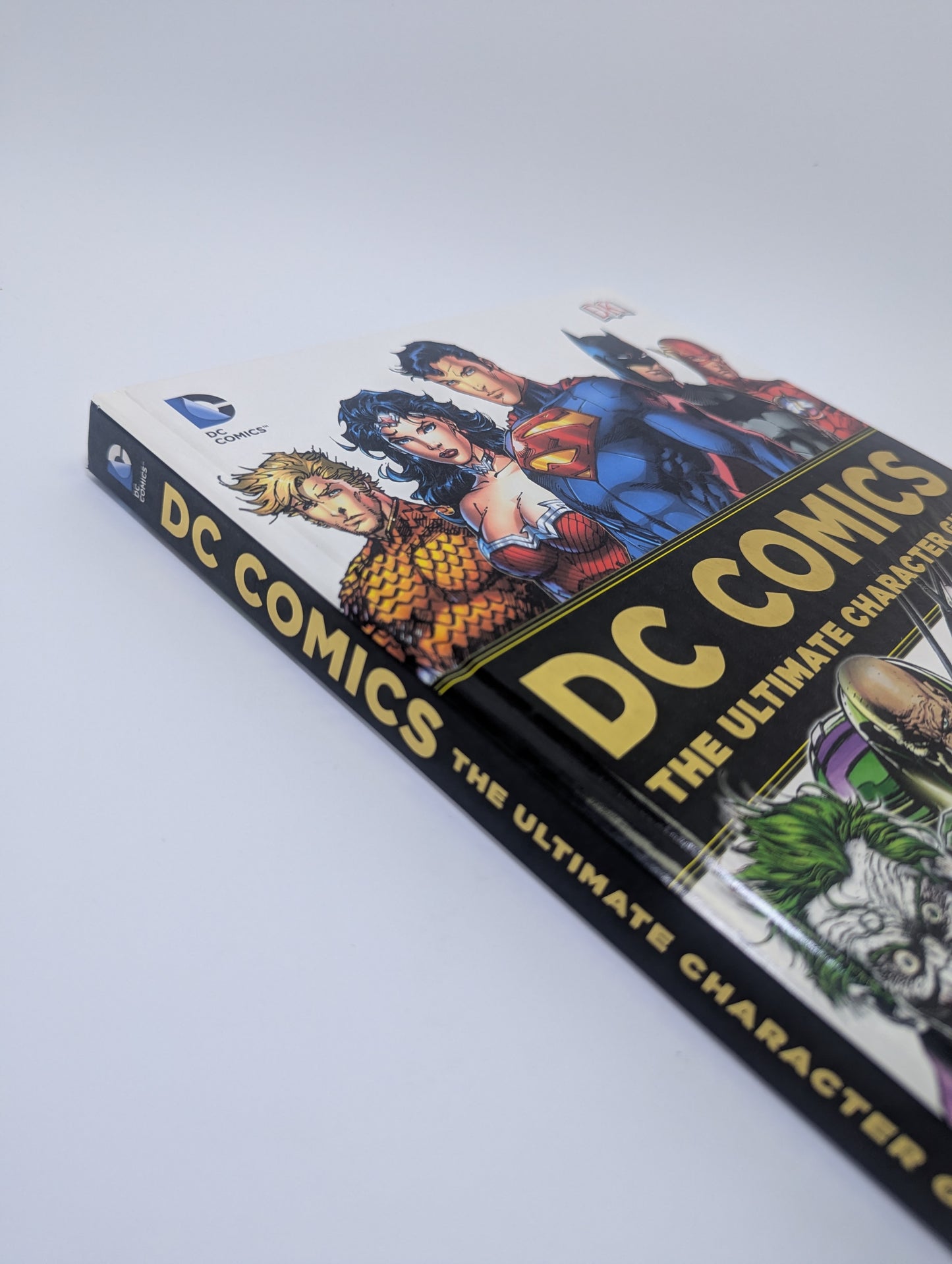 DC Comics: The Ultimate Character Guide - Knyga