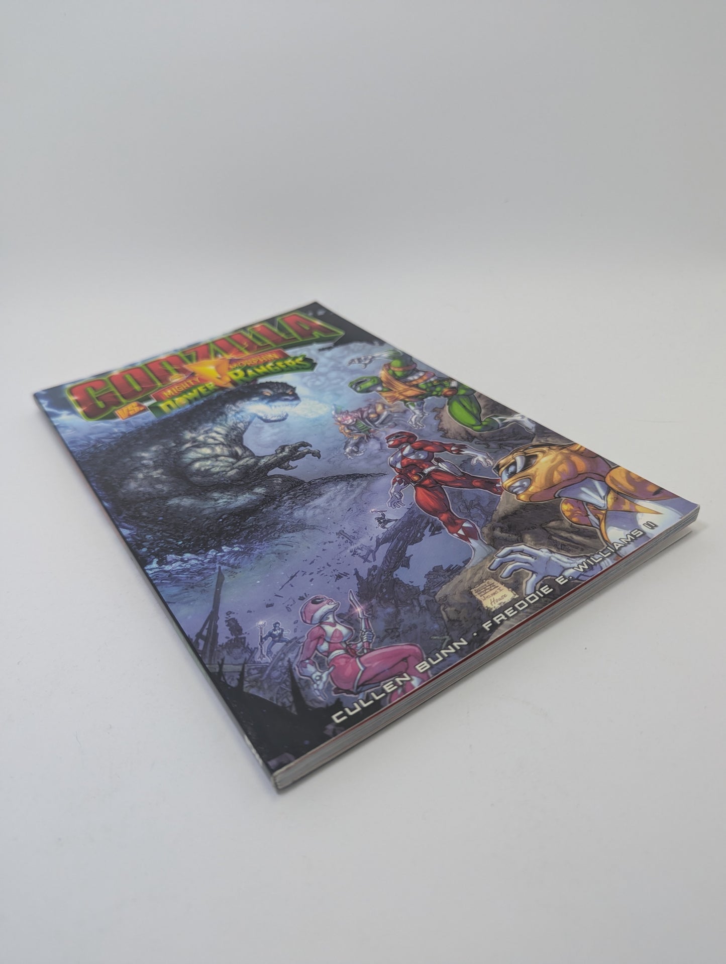 Godzilla vs. Mighty Morphin Power Rangers - Grafinė Novelė