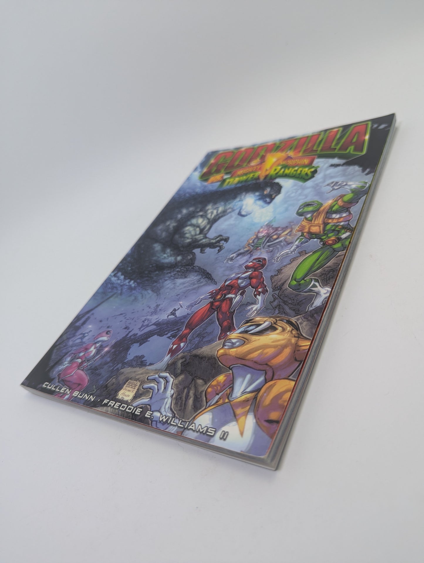 Godzilla vs. Mighty Morphin Power Rangers - Grafinė Novelė