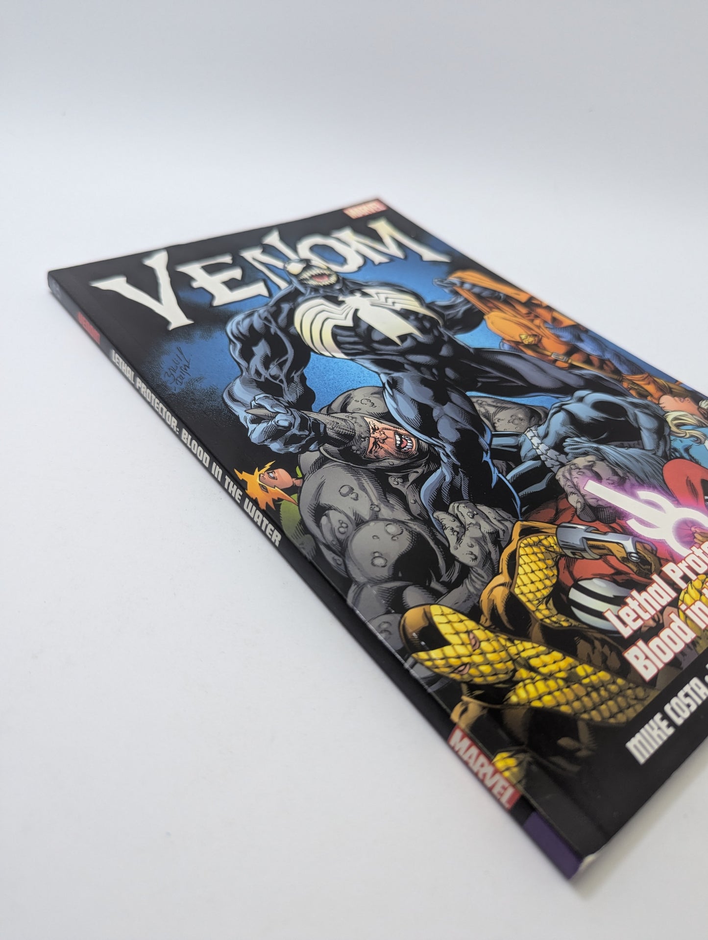 Venom: Lethal Protector Blood In The Water - Grafinė Novelė