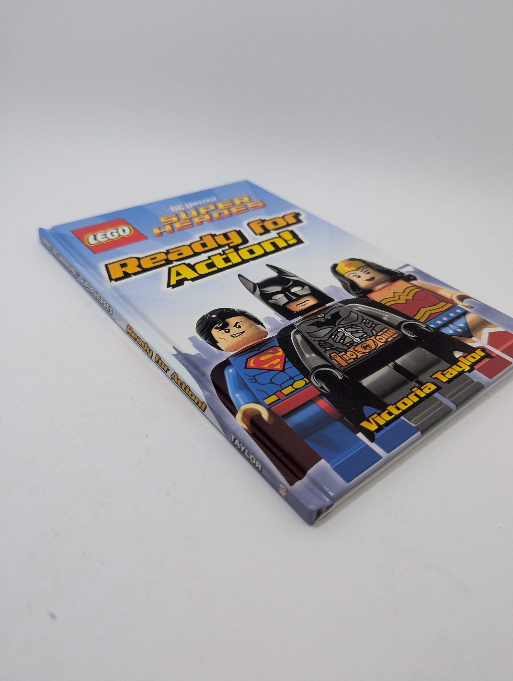 Heroes in Action (LEGO DC Super Heroes) - Knyga TreasureHunt
