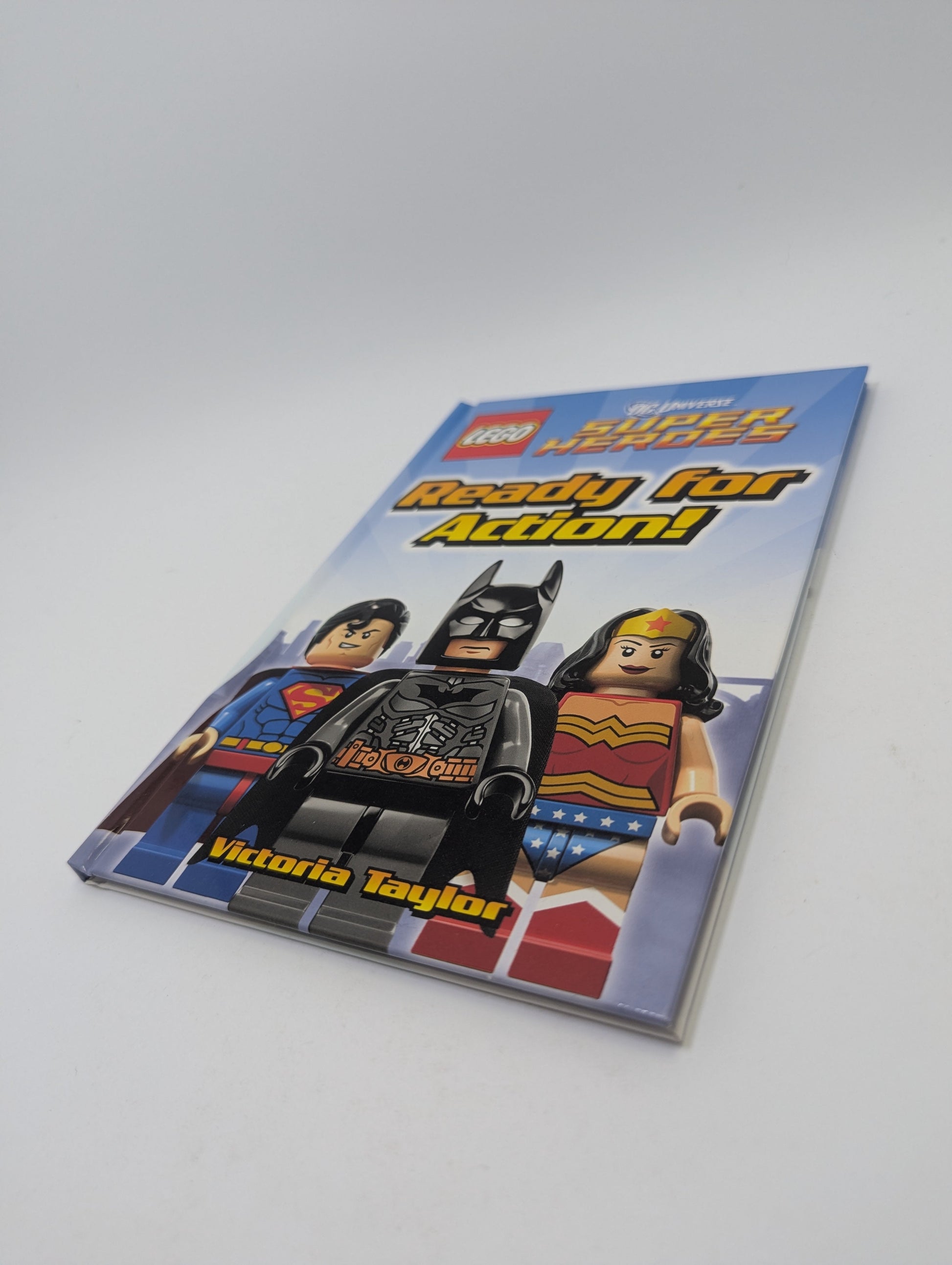 Heroes in Action (LEGO DC Super Heroes) - Knyga TreasureHunt