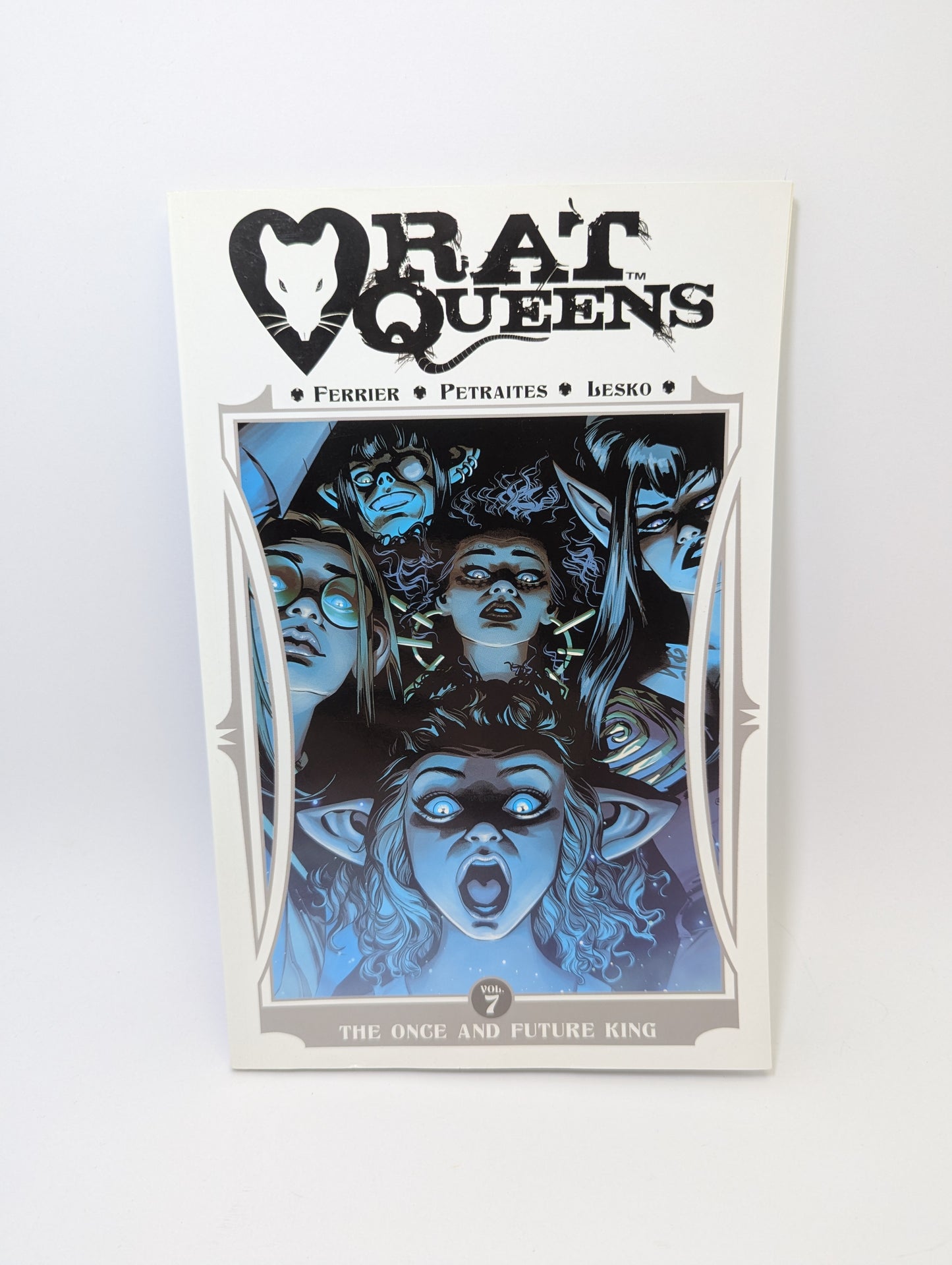  „Rat Queens, Vol. 7“ – Grafinė novelė anglų kalba