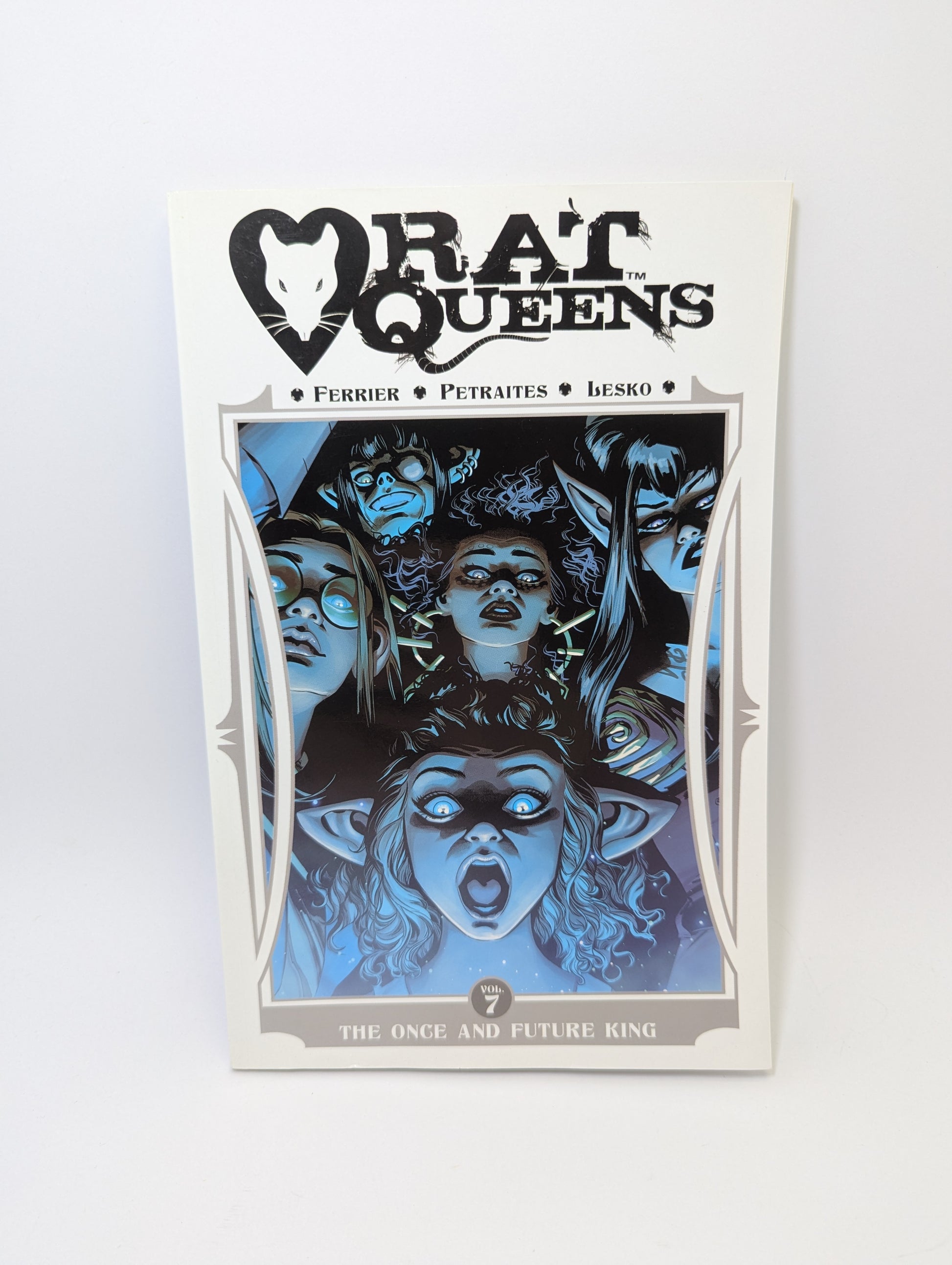  „Rat Queens, Vol. 7“ – Grafinė novelė anglų kalba