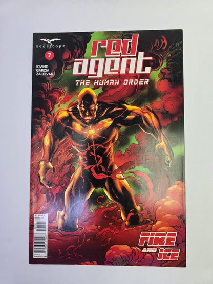 Red Agent The Human Order #7 Zenescope komikso viršelis su ugniniu personažu   