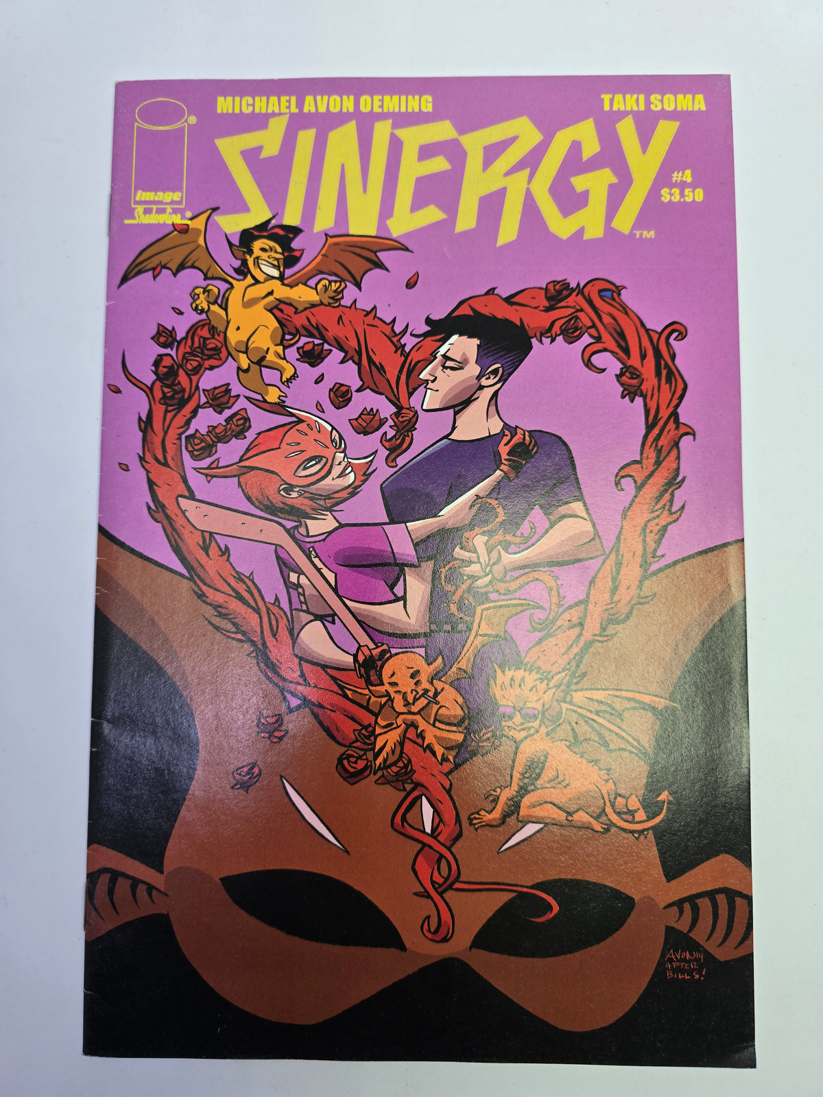 Sinergy #4 Image Comics komikso viršelis su Michael Avon Oeming ir Taki Soma pavardėmis 