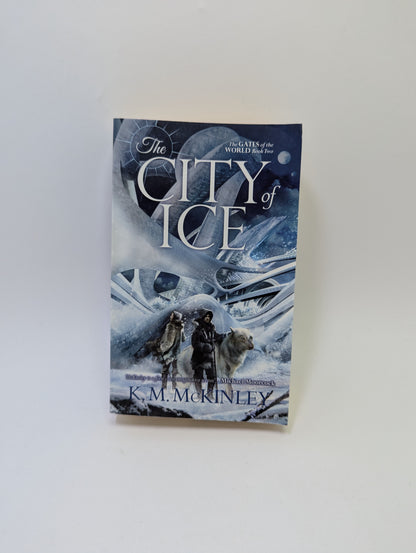 The-City-of-Ice-K-M-McKinley-Knyga-anglu-kalba