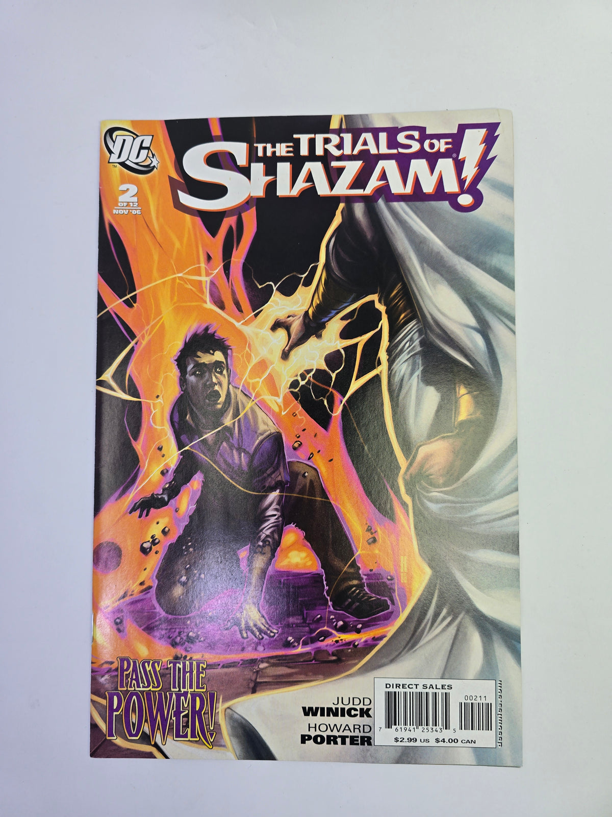 The Trials of Shazam! #2 DC Comics komikso viršelis su Judd Winick ir Howard Porter pavardėmis