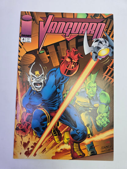 Vanguard #4 Image Comics komikso viršelis su superherojų veiksmo iliustracija   