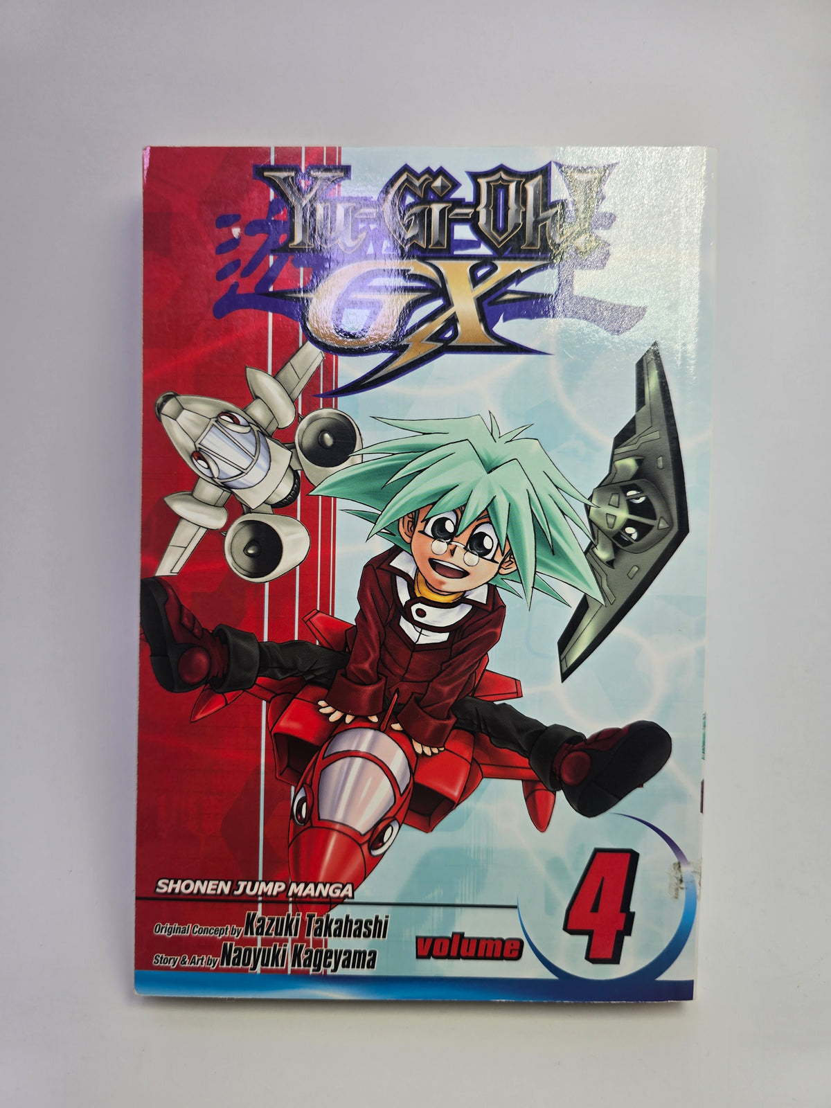 Yu Gi Oh GX Vol 4 manga knygos viršelis su anime personažu   