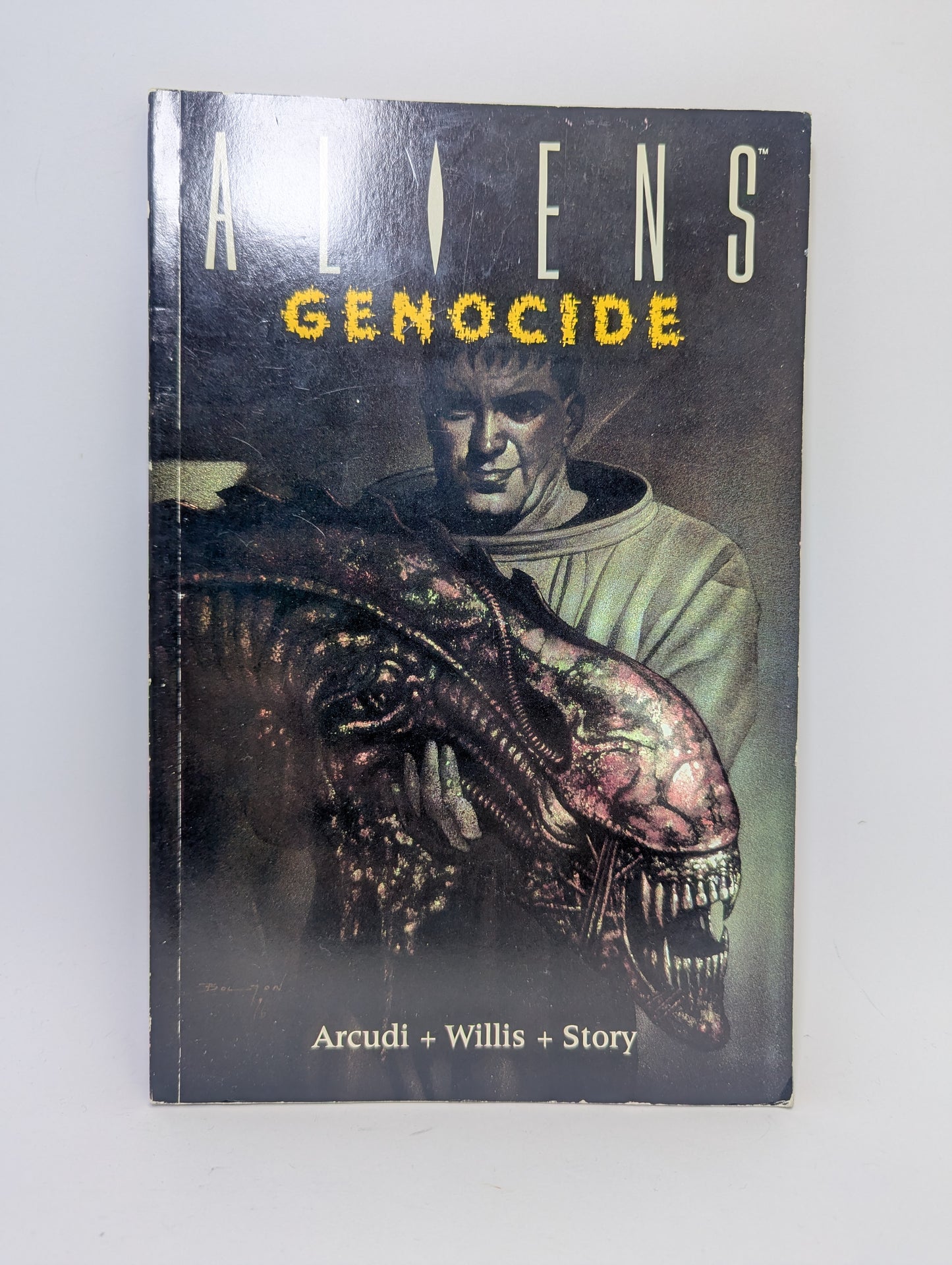 Grafinė novelė Aliens: Genocide apie ksenomorfų pilietinį karą.