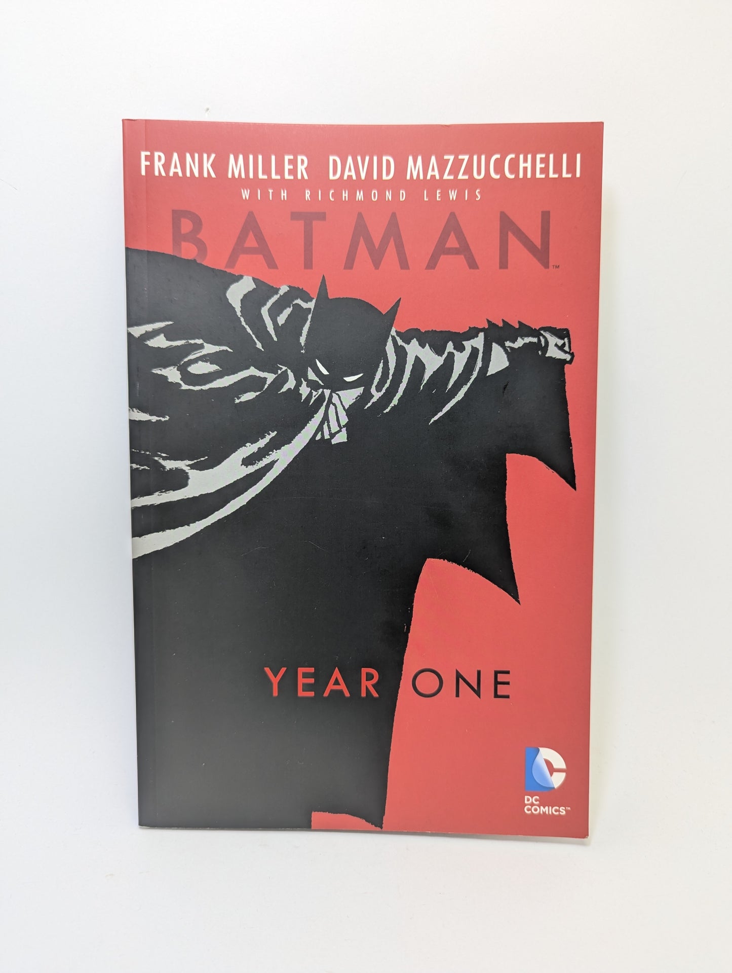 Batman: Year One grafinė novelė, DC Comics.