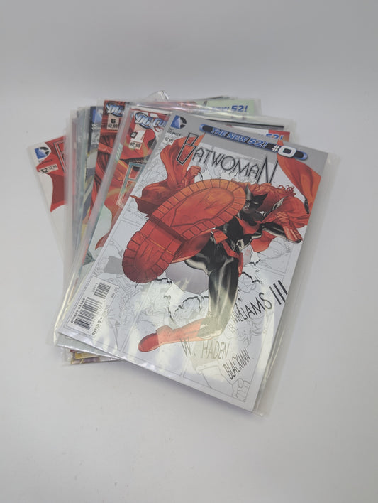  Batwoman #0–17, 32 komiksų rinkinys anglų kalba – tamsi ir vizualiai išskirtinė DC herojės istorija