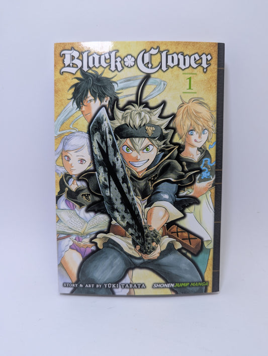 Mangos Black Clover 1-ojo tomo viršelis su pagrindiniais veikėjais Asta ir Junu.