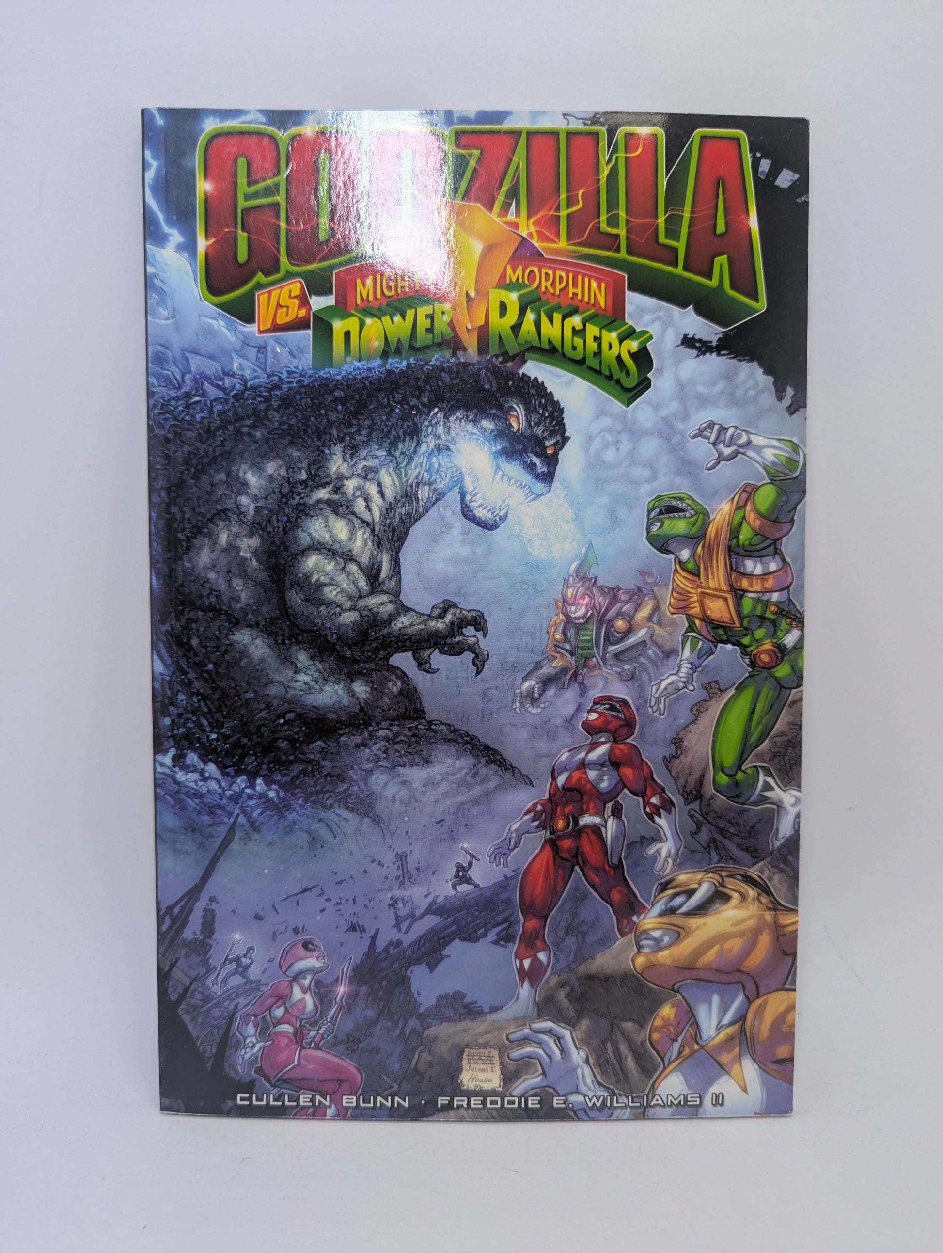 Grafinė novelė Godzilla vs. Mighty Morphin Power Rangers.