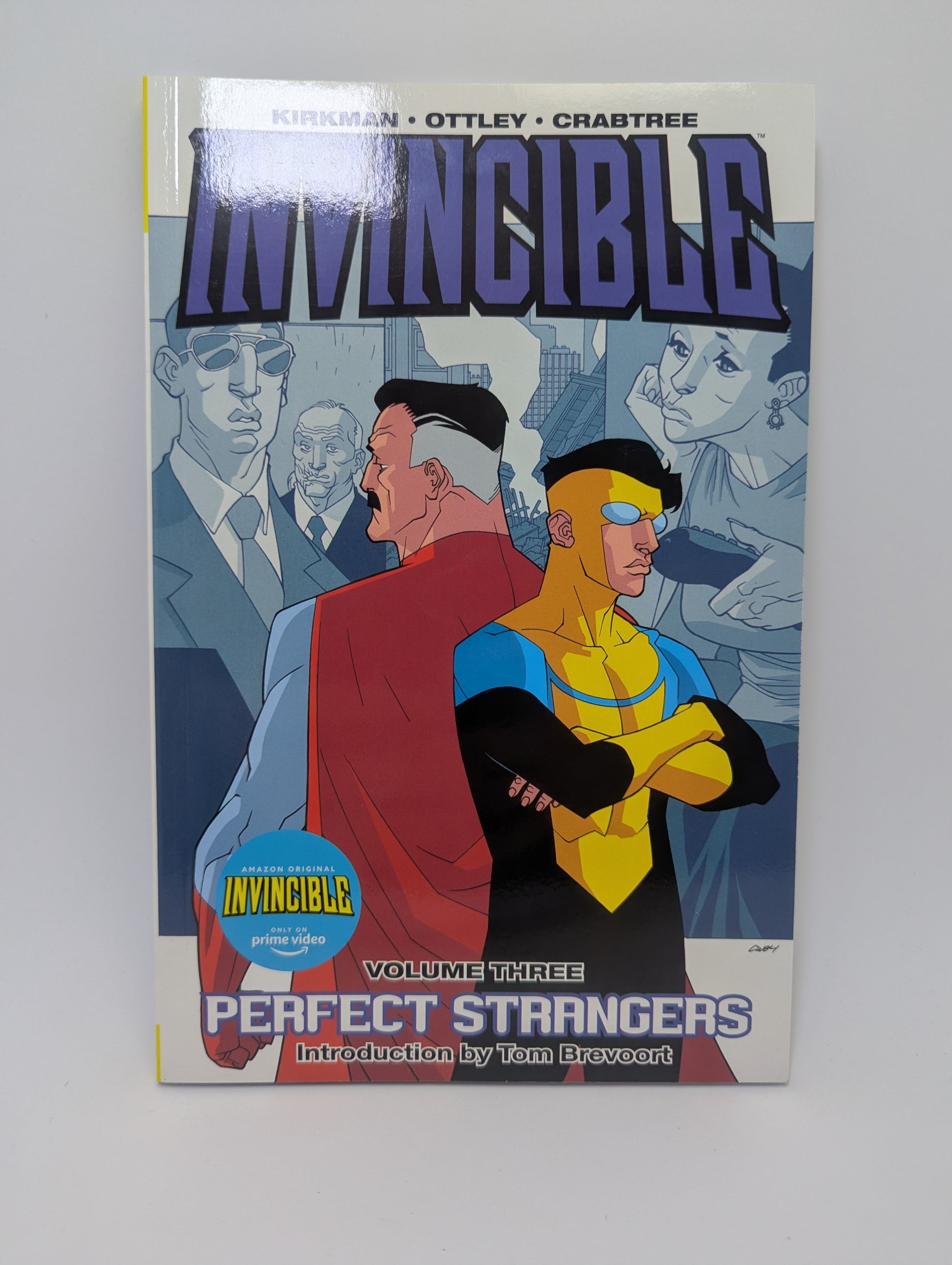 Invincible Vol. 3 – grafinė novelė, komikso viršelis