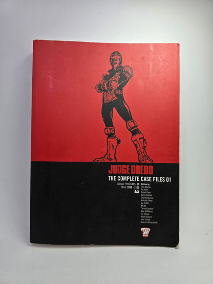 Judge Dredd The Complete Case Files 01 grafinės novelės viršelis anglų kalba
