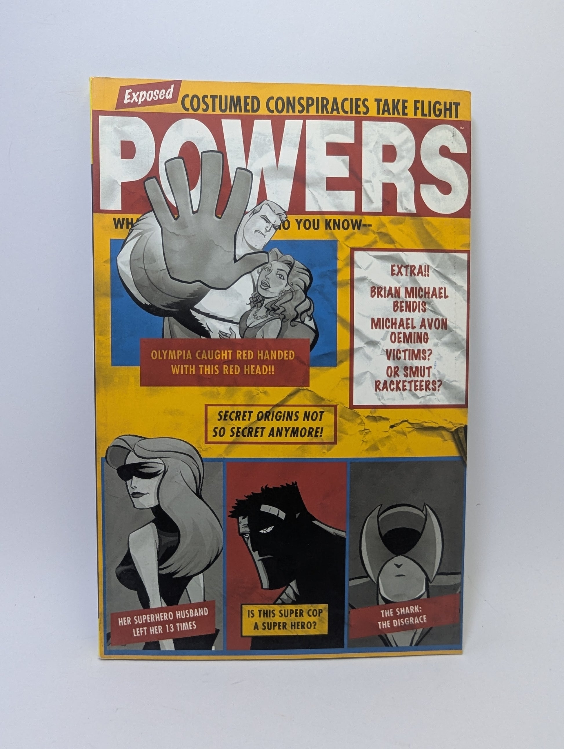 Powers: Little Deaths, Vol. 3 grafinės novelės viršelis, vaizduojantis detektyvų Pilgrim ir Walker tyrimą.