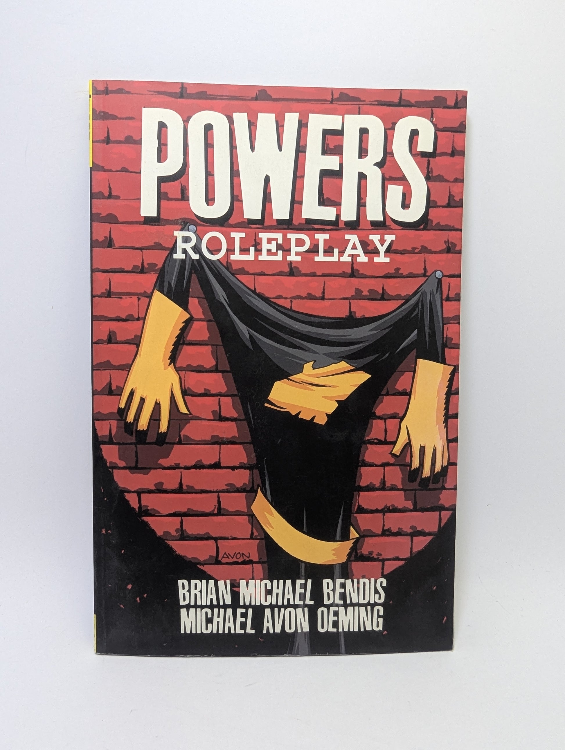 Powers: Roleplay, Vol. 2 grafinės novelės viršelis su detektyvais Christian Walker ir Deena Pilgrim.
