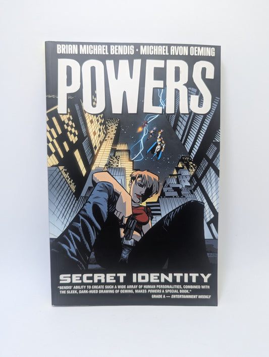 Powers: Secret Identity, Vol. 11 grafinės novelės viršelis, vaizduojantis detektyvus detektyvų Walker ir Pilgrim istoriją.