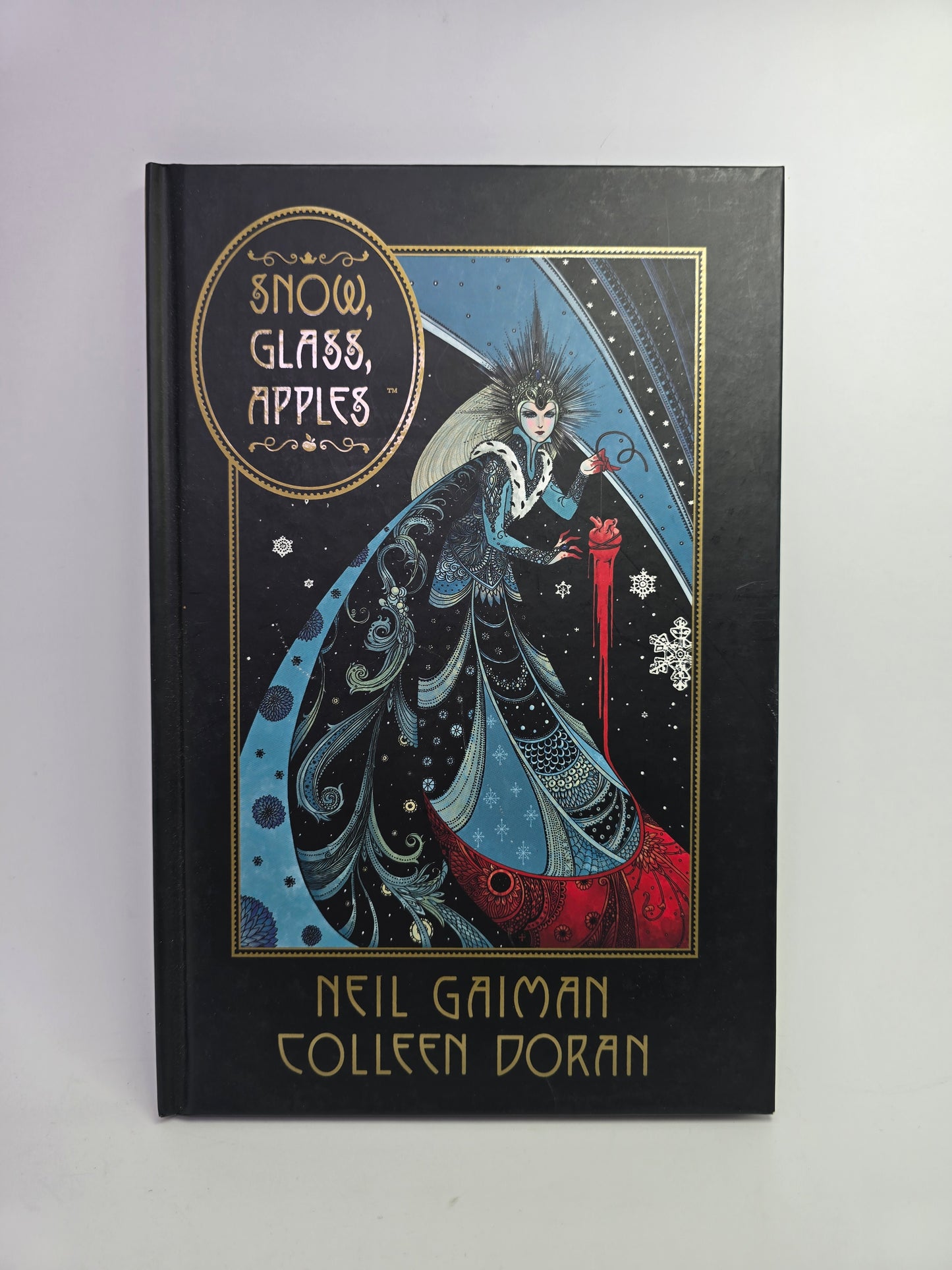 Snow Glass Apples grafinės novelės viršelis anglų kalba