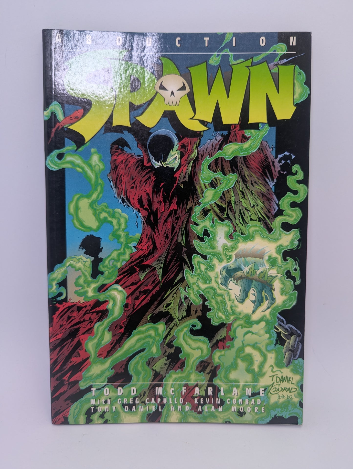 Grafinė novelė Spawn: Abduction, sukurta Alano Moore’o ir Toddo McFarlane’o.