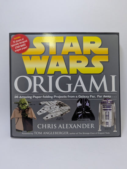„Star Wars Origami“ knyga su 36 popieriaus lankstymo projektais iš Žvaigždžių karų visatos.