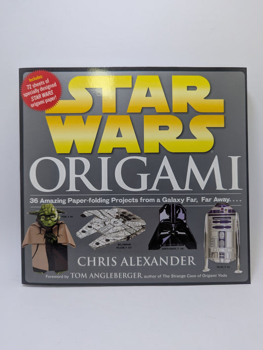 „Star Wars Origami“ knyga su 36 popieriaus lankstymo projektais iš Žvaigždžių karų visatos.