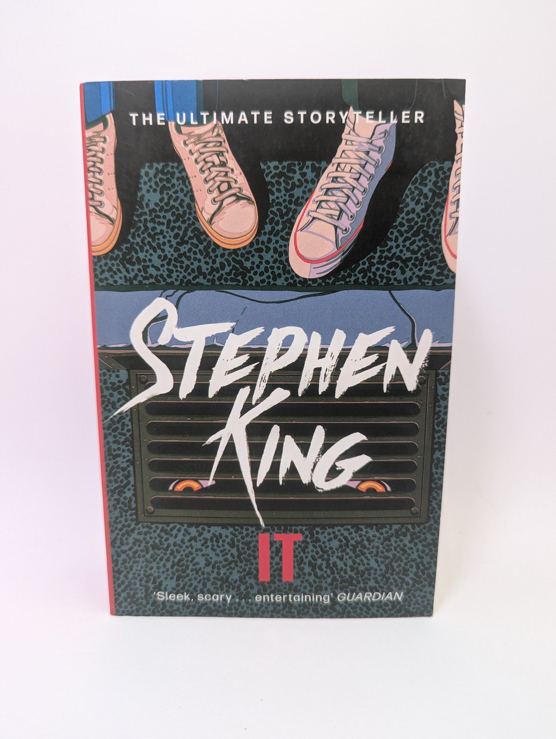 Stephen King siaubo knyga It apie klouną Penivaisą.