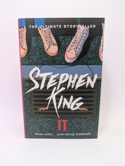 Stephen King siaubo knyga It apie klouną Penivaisą.