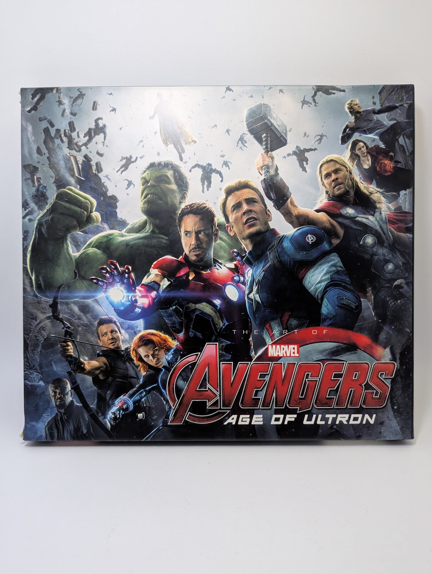 Meno knyga The Art of Marvel’s Avengers: Age of Ultron, skirta MCU filmui.