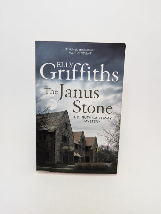 The Janus Stone - Elly Griffiths - TreasureHunt