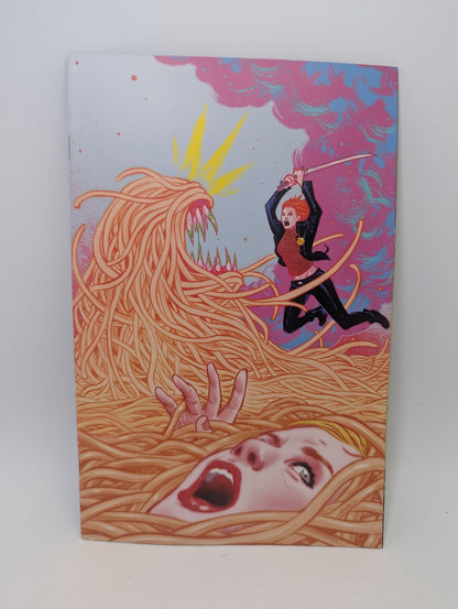 Komikso The Vampire Slayer #5 (2022) viršelis su vampyrų medžiotojos iliustracija.