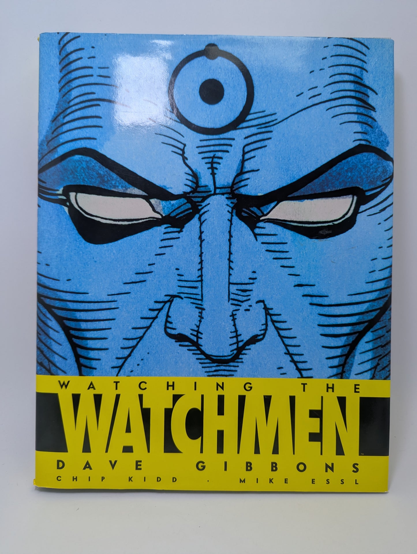 Knyga Watching the Watchmen: The Definitive Companion, skirta Alan Moore ir Dave Gibbons komiksui „Watchmen“.
